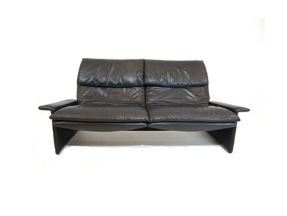 Saporiti Italia 2 seater leather sofa by Giovanni Offredi