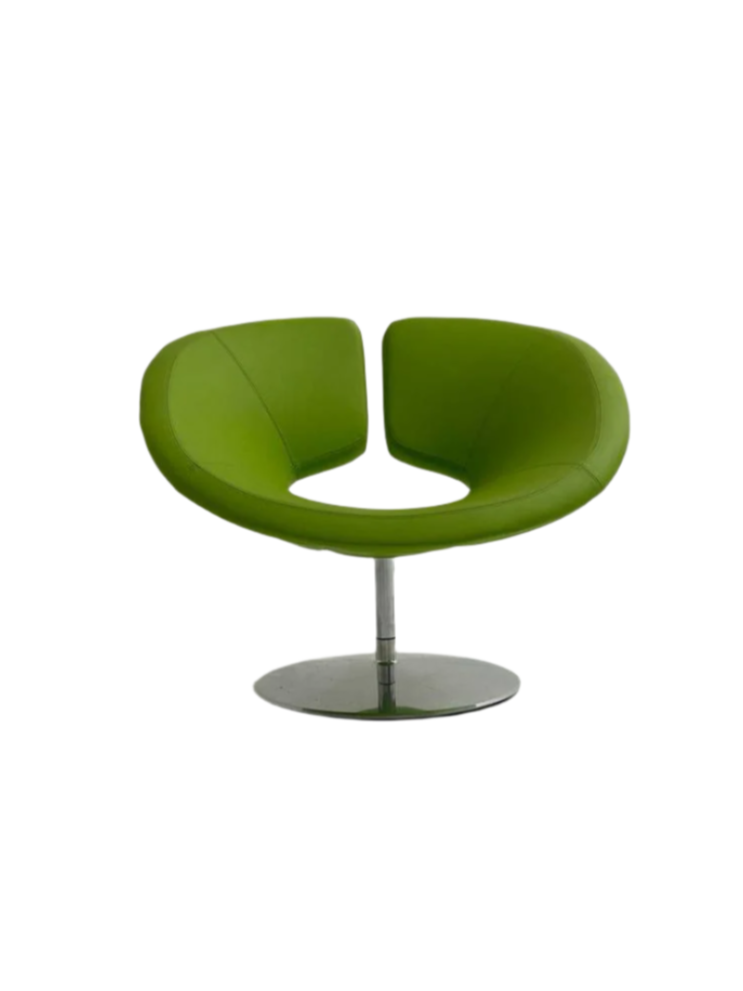 Artifort Little Apollo armchair on disc base